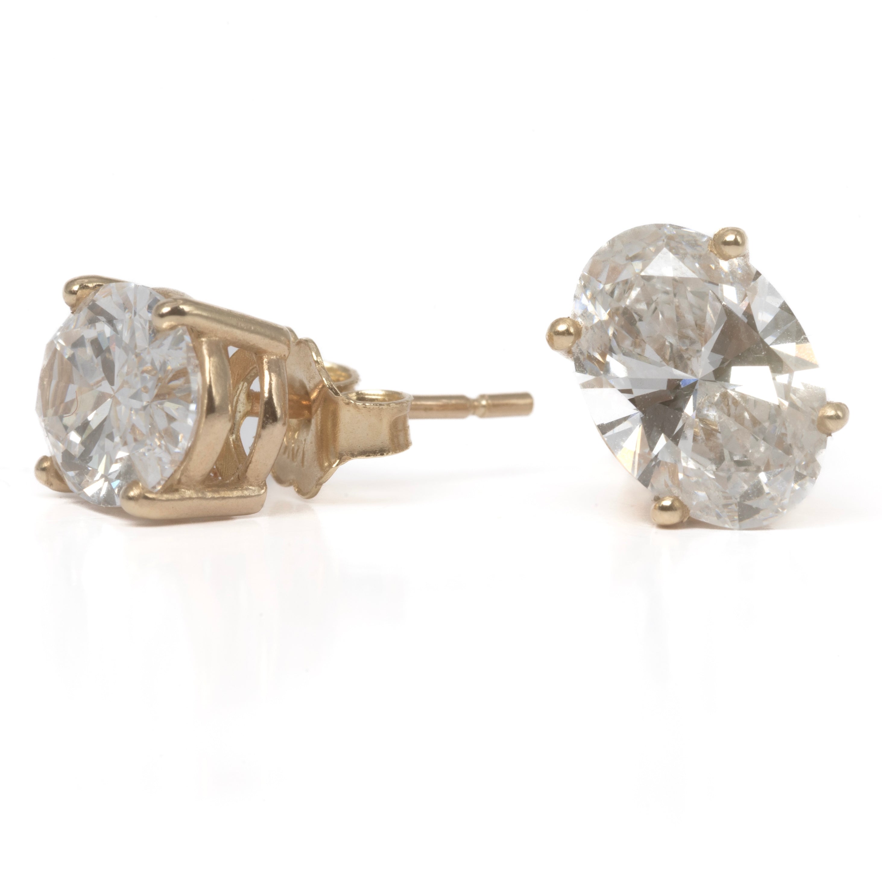 Oval Diamond studs