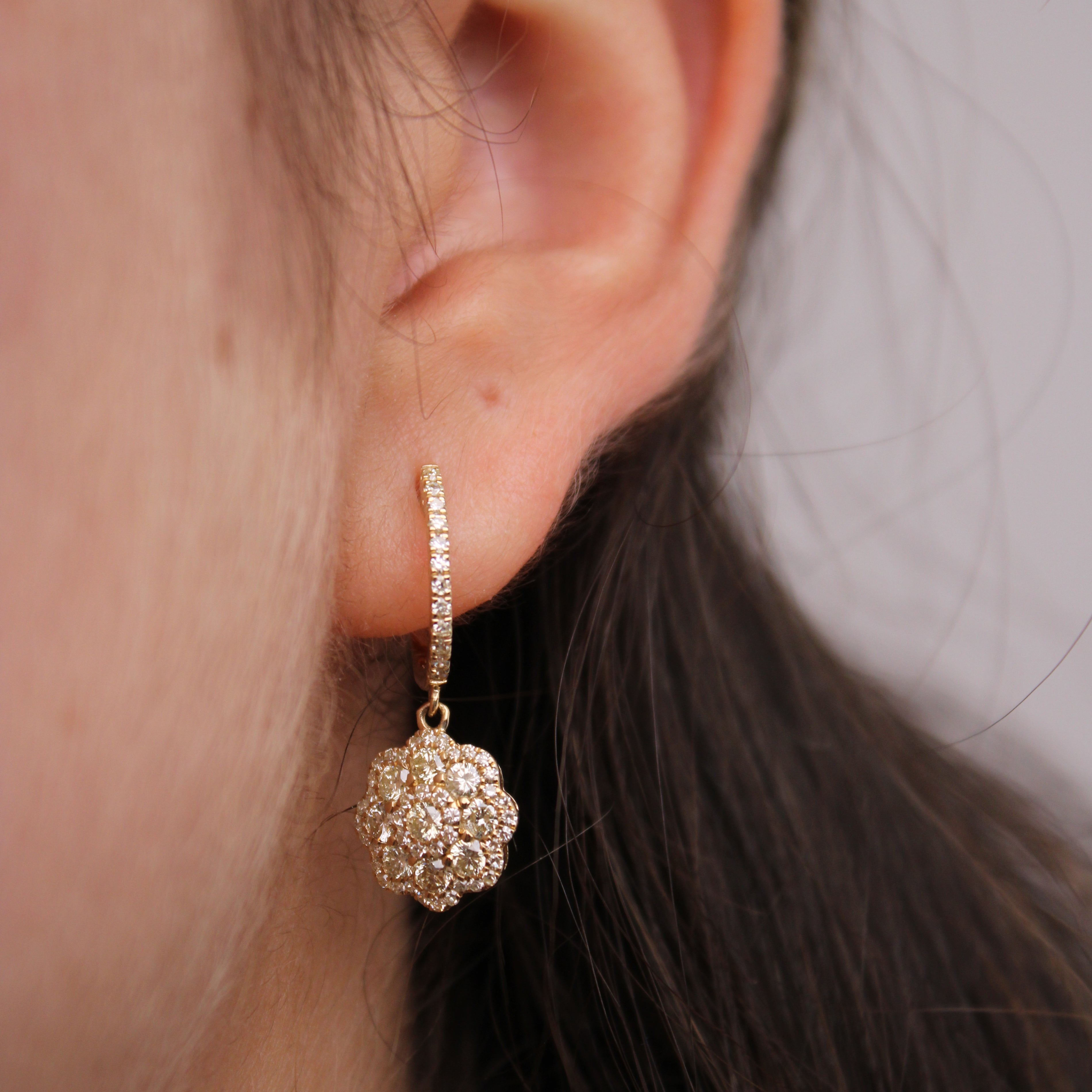 Flower point Hoop Earrings