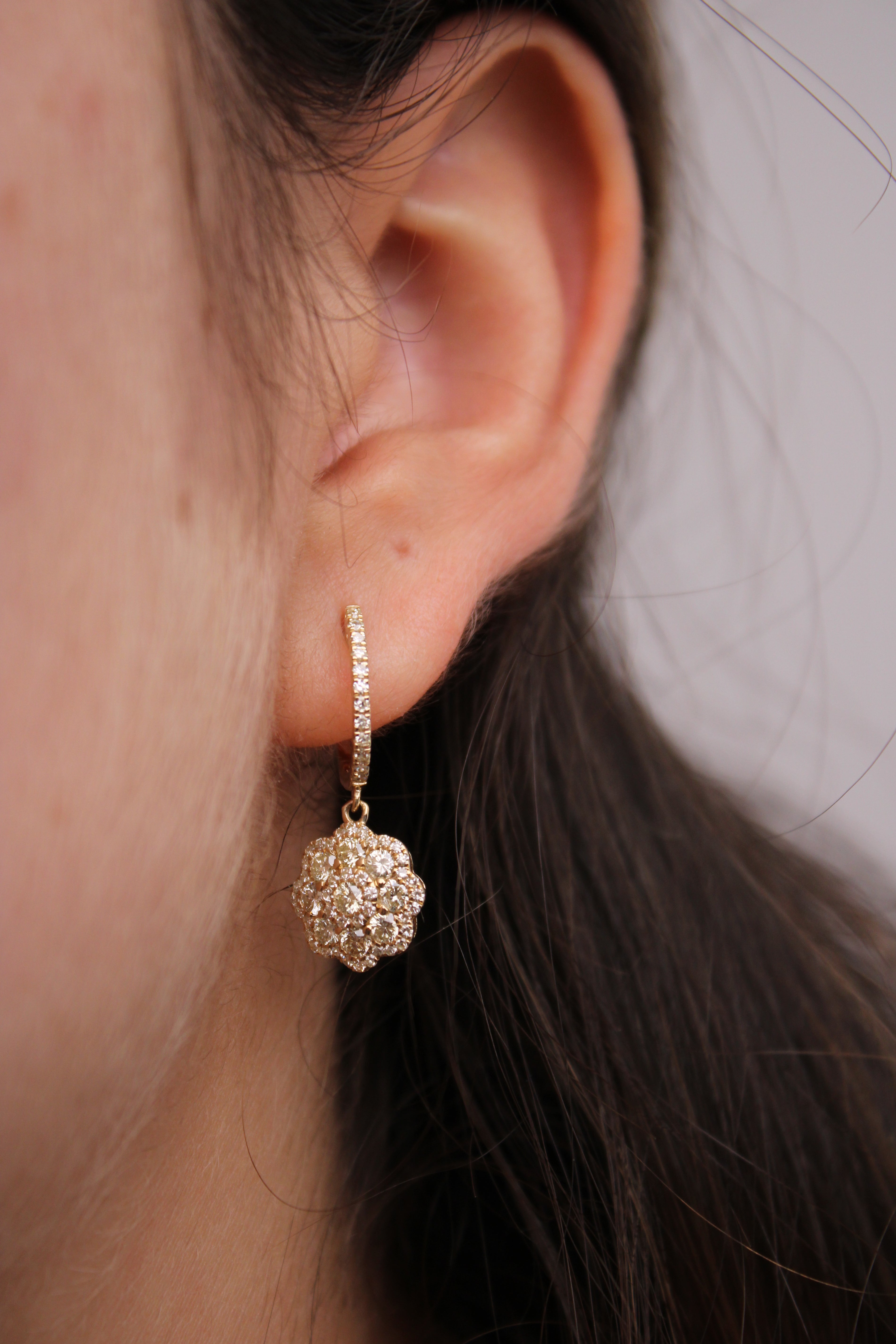 Flower point Hoop Earrings